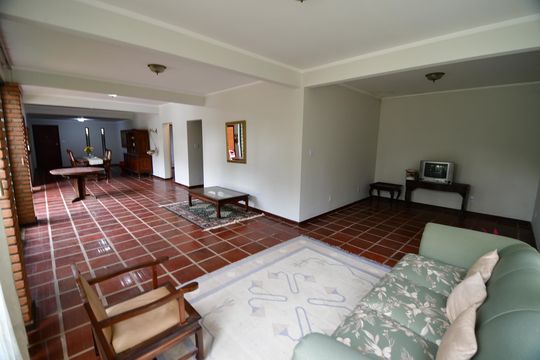 Casa para alugar com 6 quartos, 360m² em Recanto dos Dourados, Campinas