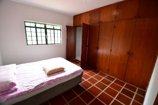 Quarto 4 - Suíte de casa para alugar com 6 quartos, 360m² em Recanto dos Dourados, Campinas