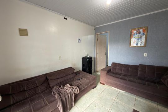 Casa à venda com 3 quartos, 200m² em Qr 421, Brasília