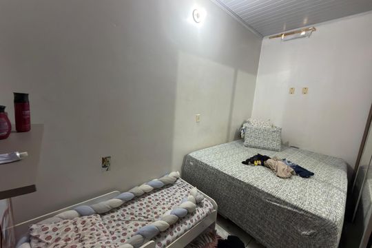 Casa à venda com 3 quartos, 200m² em Qr 421, Brasília