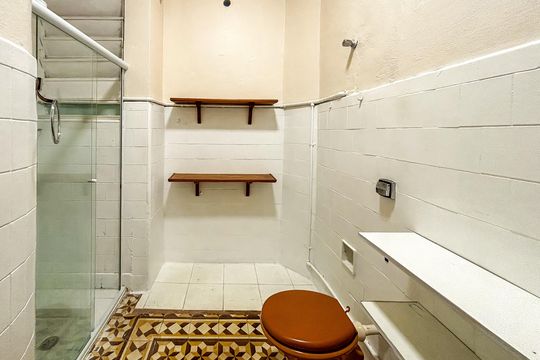 Banheiro de apartamento para alugar com 1 quarto, 90m² em Pinheiros, São Paulo