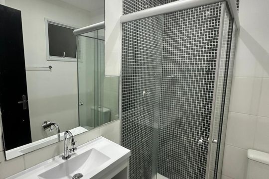 Banheiro de apartamento para alugar com 2 quartos, 45m² em Petrópolis, Cotia