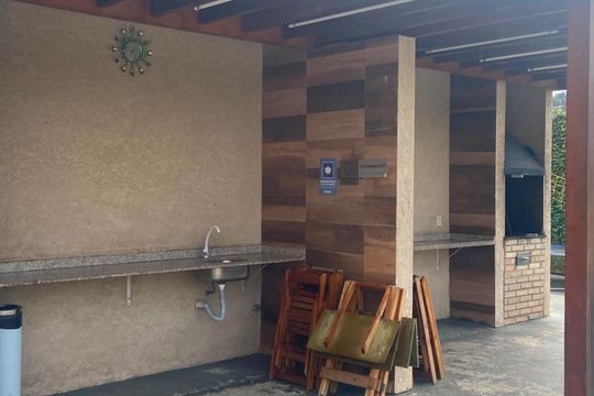 Área externa de apartamento para alugar com 2 quartos, 45m² em Petrópolis, Cotia