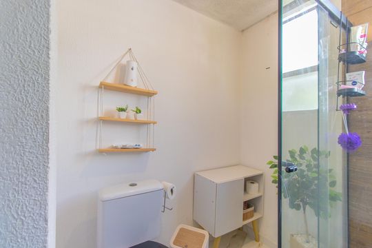 Banheiro de apartamento para alugar com 2 quartos, 45m² em Recanto Vista Alegre, Cotia