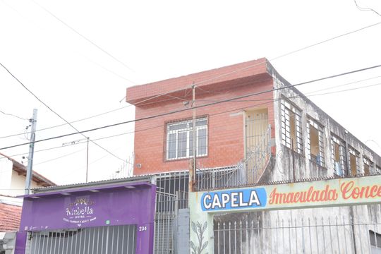 Fachada de casa à venda com 1 quarto, 130m² em Vila Nitro Operaria, São Paulo