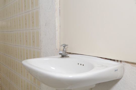 Banheiro de casa à venda com 1 quarto, 130m² em Vila Nitro Operaria, São Paulo