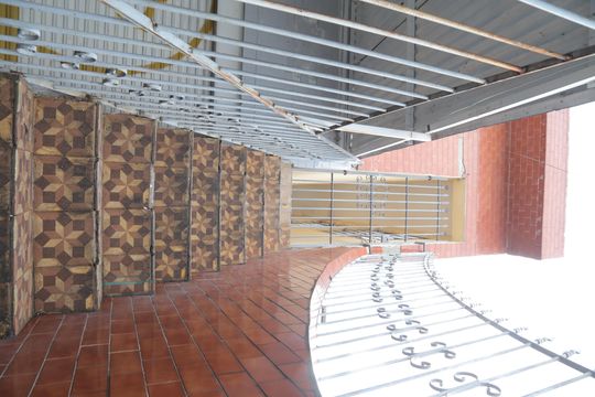 Hall de entrada de casa à venda com 1 quarto, 130m² em Vila Nitro Operaria, São Paulo