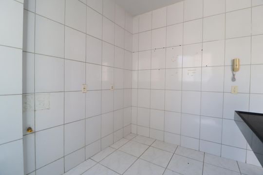 Cozinha de apartamento para alugar com 2 quartos, 45m² em Jaraguá, Uberlândia