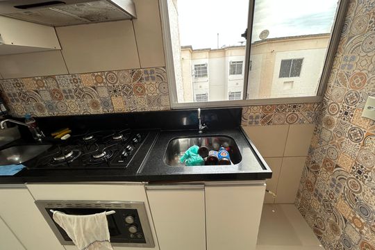 Área de Serviço de apartamento para alugar com 2 quartos, 43m² em Bonsucesso, Rio de Janeiro
