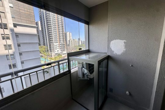 Varanda de kitnet/studio para alugar com 1 quarto, 31m² em Campo Belo, São Paulo