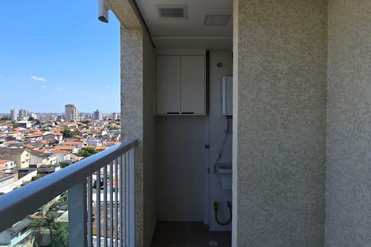 Varanda da Sala e Area de Serviço  de apartamento para alugar com 2 quartos, 45m² em Vila Galvão, Guarulhos