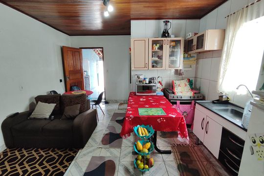 Casa à venda com 6 quartos, 197m² em Parque Guarani, São Paulo