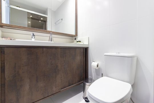 Banheiro de apartamento à venda com 2 quartos, 68m² em Pinheiros, São Paulo