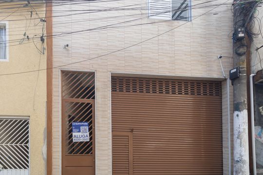 Fachada de casa para alugar com 2 quartos, 82m² em Associacao Sobradinho, São Paulo