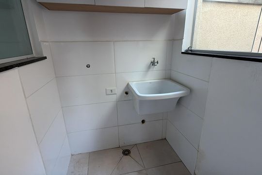 Área de Serviço de apartamento para alugar com 2 quartos, 45m² em Parque Sevilha, São Paulo