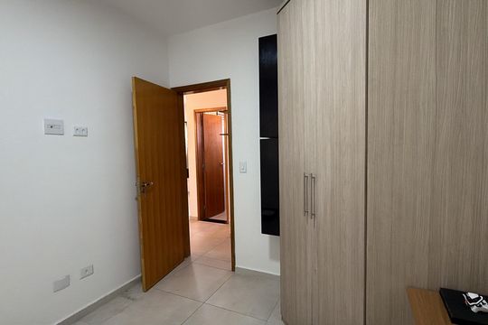 Quarto 1 de apartamento para alugar com 2 quartos, 45m² em Parque Sevilha, São Paulo