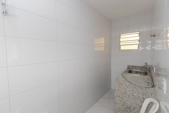 Área de Serviço de casa para alugar com 2 quartos, 94m² em Associacao Sobradinho, São Paulo