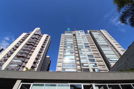 Fachada do Prédio de apartamento à venda com 1 quarto, 67m² em Moema, São Paulo
