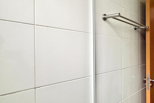 Banheiro de apartamento para alugar com 2 quartos, 42m² em Jardim Iris, São Paulo