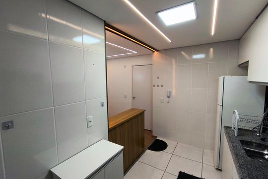 Cozinha de apartamento para alugar com 2 quartos, 48m² em São Damião, Belo Horizonte