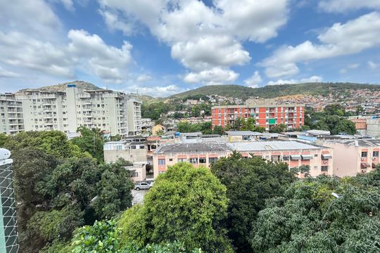 Vista do Quarto 1 de apartamento para alugar com 2 quartos, 62m² em Praça Seca, Rio de Janeiro