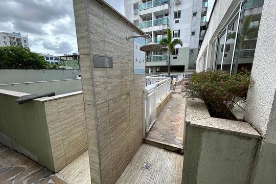 Área comum de apartamento para alugar com 2 quartos, 62m² em Praça Seca, Rio de Janeiro