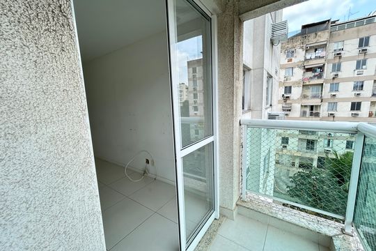 Varanda da sala de apartamento para alugar com 2 quartos, 62m² em Praça Seca, Rio de Janeiro