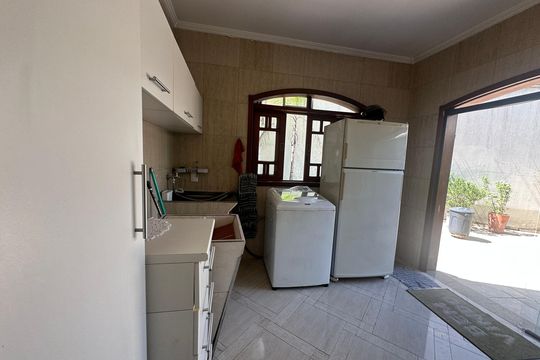 Área de Serviço de casa à venda com 3 quartos, 310m² em Jardim Belval, Barueri
