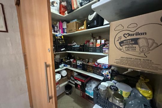 Despensa de casa à venda com 3 quartos, 310m² em Jardim Belval, Barueri