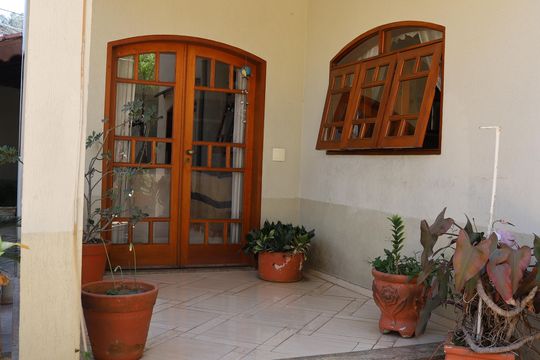 Varanda de casa à venda com 3 quartos, 310m² em Jardim Belval, Barueri