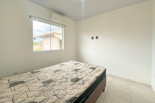 Quarto  de apartamento para alugar com 1 quarto, 35m² em São João do Rio Vermelho, Florianópolis