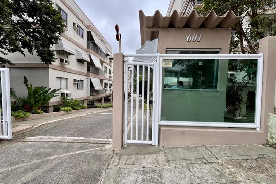 Fachada de apartamento para alugar com 4 quartos, 96m² em Jacarepaguá, Rio de Janeiro