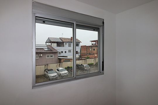 Janela da Suíte de apartamento à venda com 2 quartos, 51m² em Passo das Pedras, Porto Alegre