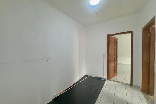 Hall de casa para alugar com 2 quartos, 90m² em Parque Santo Antonio, Guarulhos