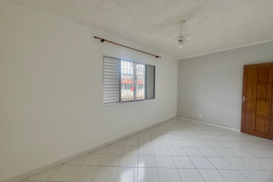 Casa para alugar com 2 quartos, 90m² em Parque Santo Antonio, Guarulhos