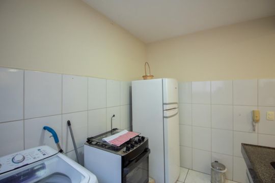 Cozinha e Área de Serviço de apartamento à venda com 2 quartos, 47m² em Morro do Confisco, Contagem