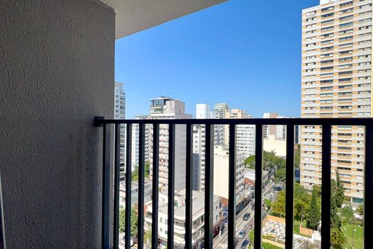 Varanda de kitnet/studio para alugar com 1 quarto, 24m² em Pinheiros, São Paulo
