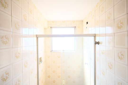 Banheiro de apartamento para alugar com 2 quartos, 68m² em Bussocaba, Osasco