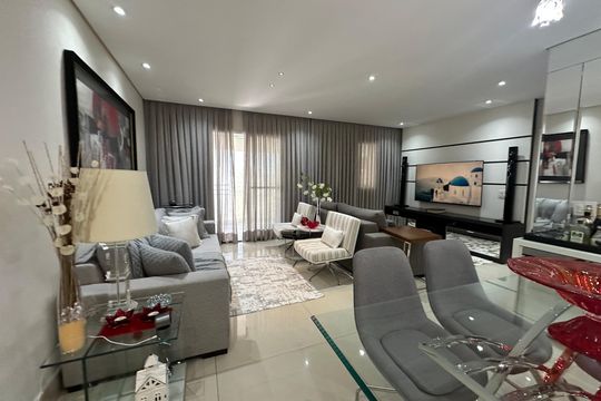 Apartamento à venda com 2 quartos, 105m² em Jardim Tupanci, Barueri