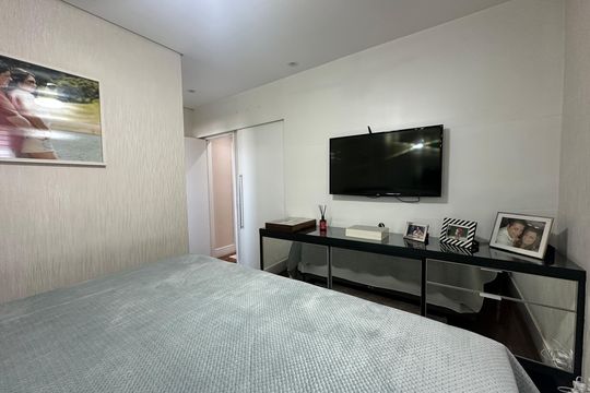 Suíte de apartamento à venda com 2 quartos, 105m² em Jardim Tupanci, Barueri