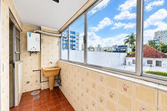 Área de serviço de apartamento para alugar com 2 quartos, 70m² em Independência, Porto Alegre