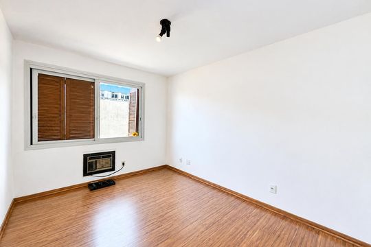 Quarto 1 de apartamento para alugar com 2 quartos, 70m² em Independência, Porto Alegre