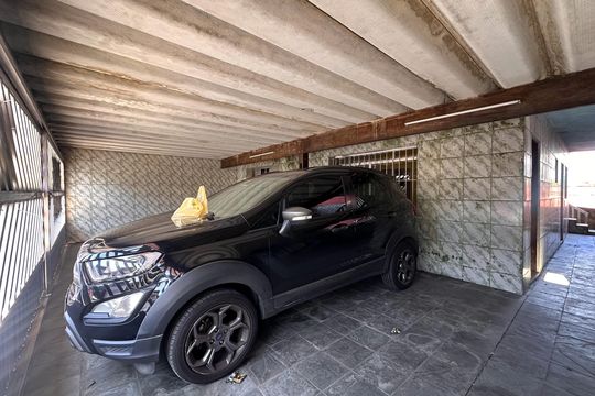 Garagem de casa à venda com 5 quartos, 300m² em Alvarenga, São Bernardo do Campo