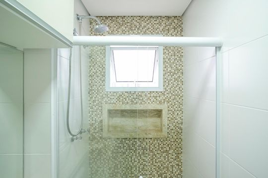 Banheiro da suíte de apartamento à venda com 2 quartos, 69m² em Fundação, São Caetano do Sul