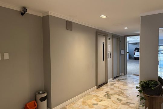 Área Comum - Elevadores de apartamento à venda com 2 quartos, 95m² em Centro Histórico, Porto Alegre