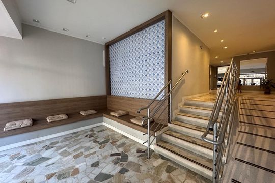 Hall de Entrada de apartamento à venda com 2 quartos, 95m² em Centro Histórico, Porto Alegre