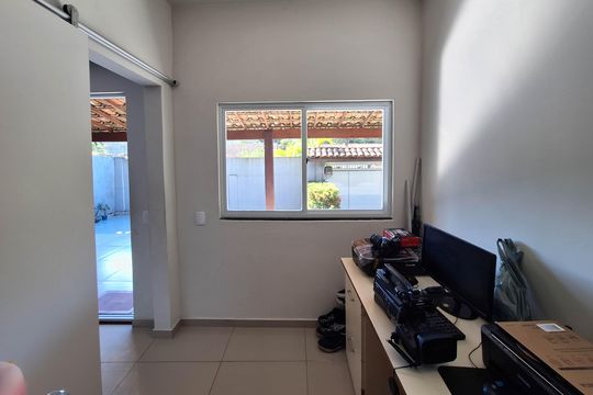 Escritório de casa à venda com 4 quartos, 360m² em Cantagalo, Niterói