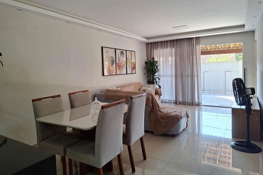 Casa à venda com 4 quartos, 360m² em Cantagalo, Niterói