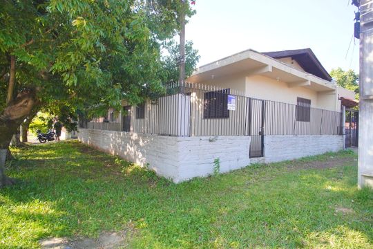fachada de casa para alugar com 3 quartos, 80m² em Jardim America, São Leopoldo