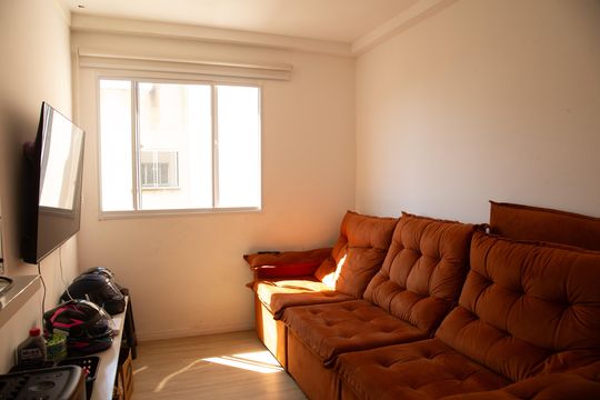 Sala de apartamento à venda com 2 quartos, 48m² em Itaquera, São Paulo